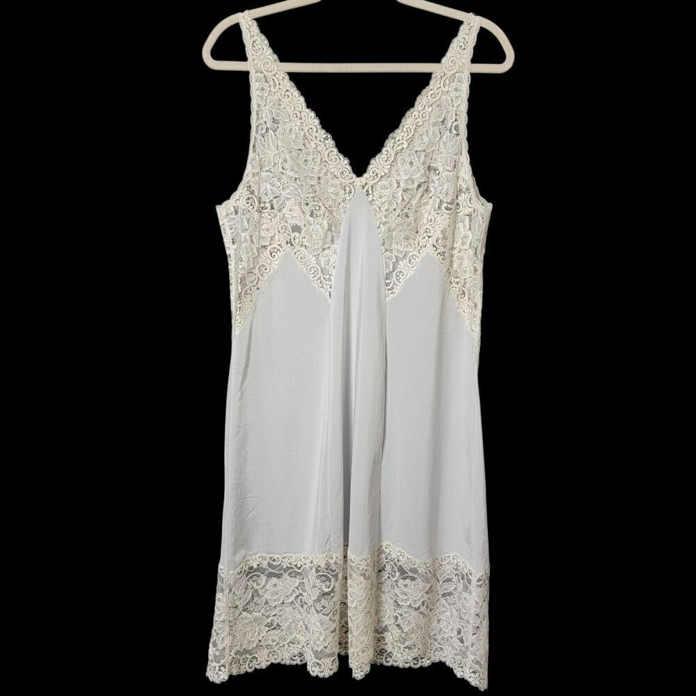 VTG Coquette Romantic Angelcore Bridal Shabby Victorian Lace Trim Nightgown S/M